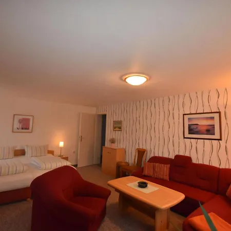 Sch Ne In Kr Pelin In Der N He Von *